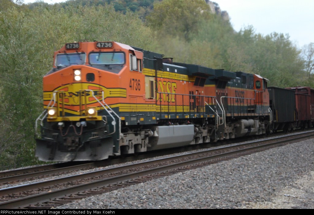 BNSF 4736